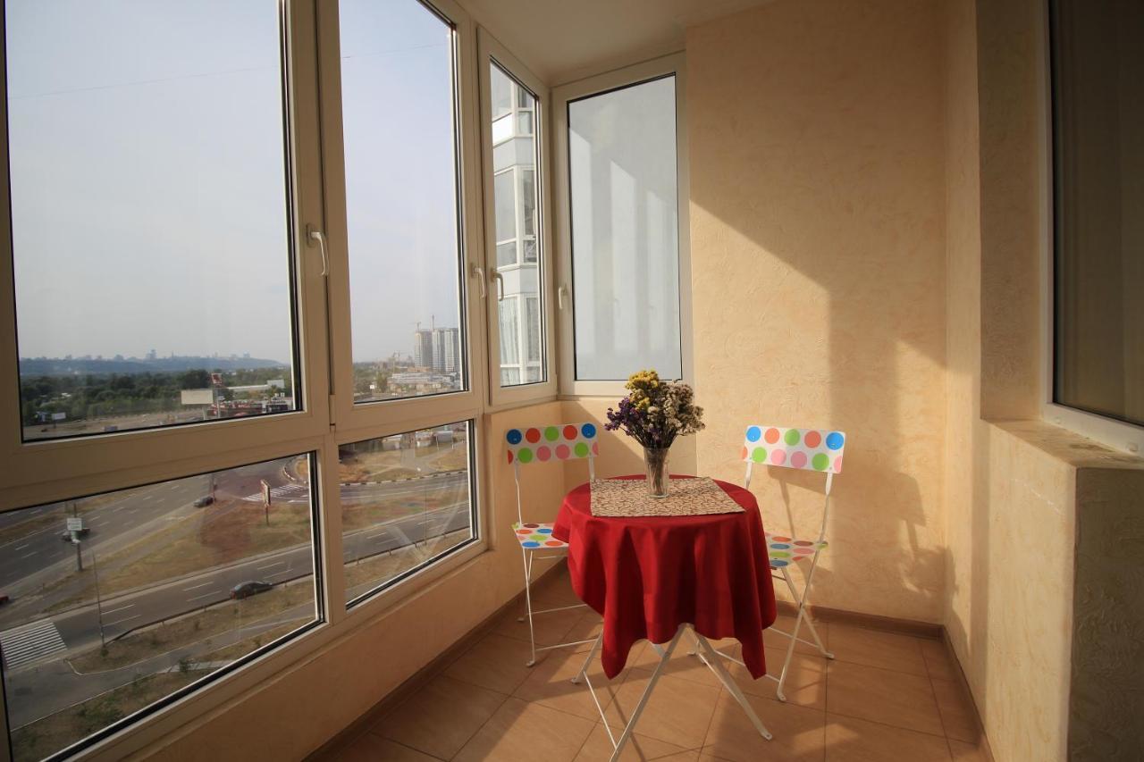 Panoramic View Lux Apartment On Metro Osokorky 키예프 외부 사진