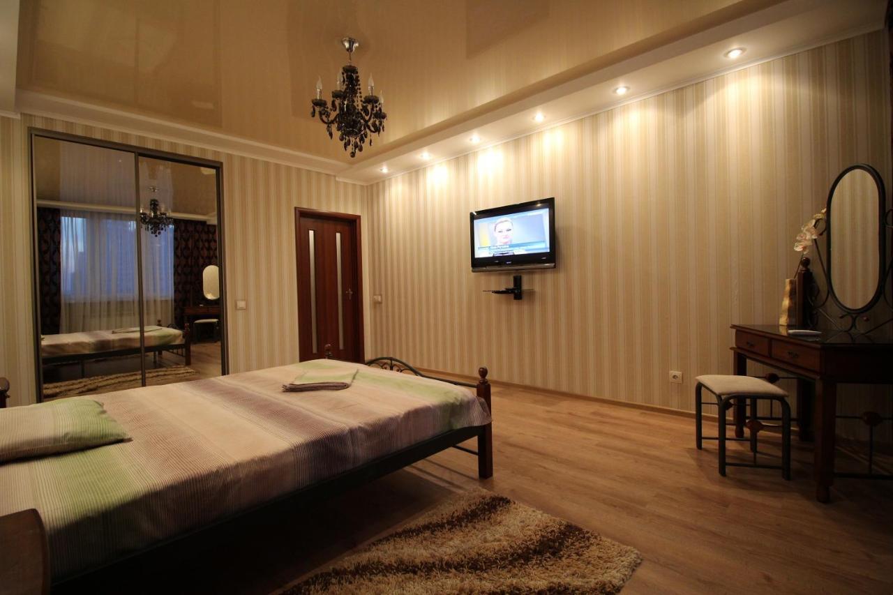 Panoramic View Lux Apartment On Metro Osokorky 키예프 외부 사진